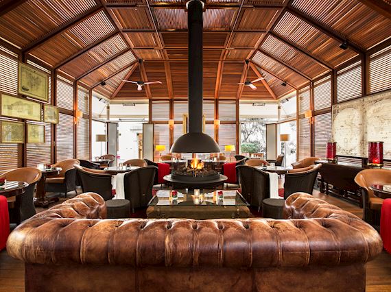 cigar lounge