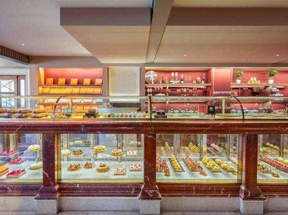 GB Corner Gifts & Flavors 