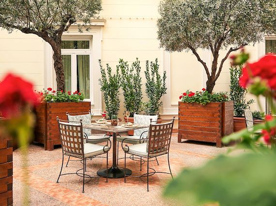 The Atrium Alexanders Lounge Hotel Grande Bretagne Athens